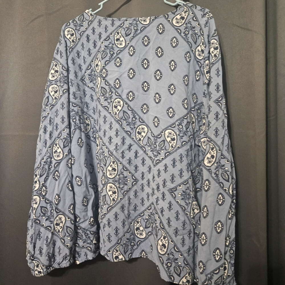 Como Vintage Blue & White Paisley Blouse